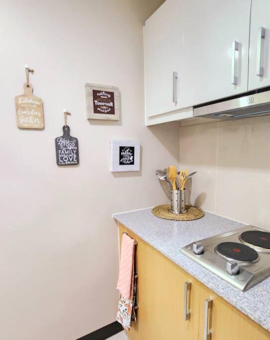 Cosy Executive 1 Bedroom Uptown Parksuites Ultra Fast Internet Манила Екстериор снимка